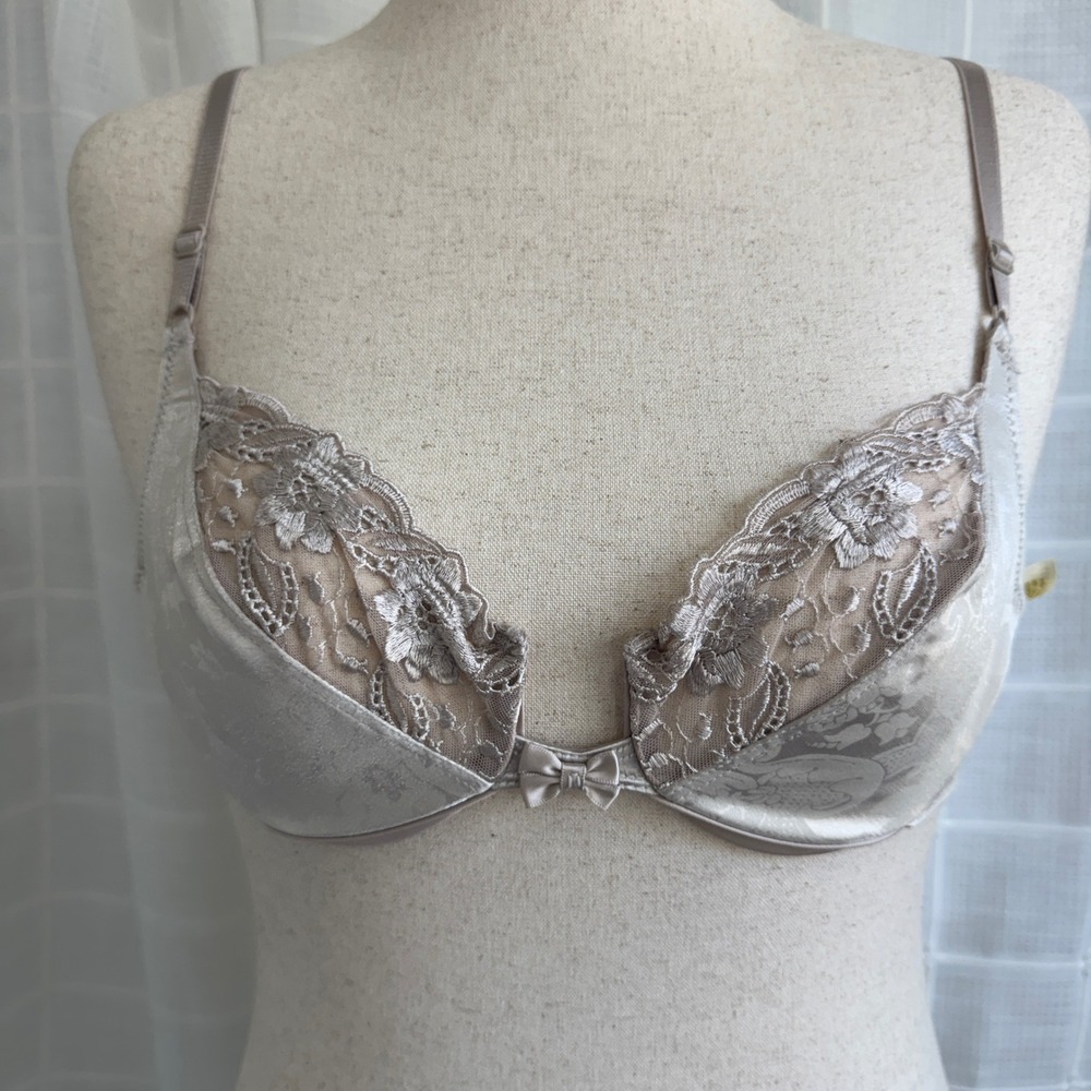 Vintage Victorias Secret Gold Label Satin Jacquard Lace Bra Champagne Plunge Fem